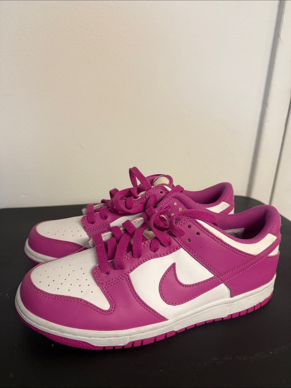 Nike Kids Low-Top Sneakers — Magenta & White